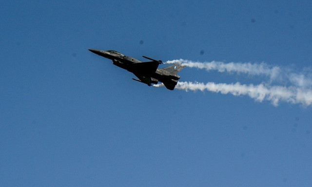 Τα μαχητικά αεροσκάφη ΖΕΥΣ και Δαίδαλος «έσκισαν» τον ουρανό της Λάρισας