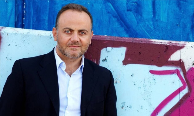 Μιχάλης Κεφαλογιάννης: Έμεινε με τη φάρσα του «Πάμε Δανάη» - «Θέλετε να μου βγάλετε το σουτιέν;»