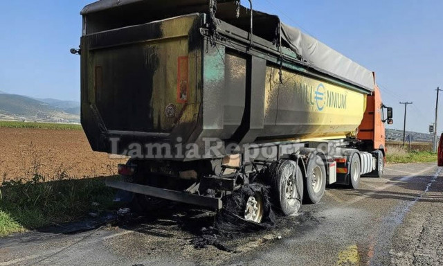 Εθνική οδός: Φορτηγό πήρε φωτιά εν κινήσει - Άμεση κινητοποίηση της πυροσβεστικής