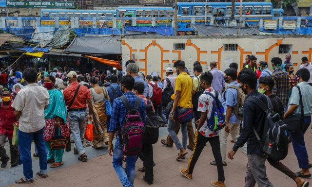 Iνδία: Πρόταση-βόμβα για εβδομάδα εργασίας 70 ωρών - Εμπνευστής της ο ζάμπλουτος πεθερός του Σούνακ