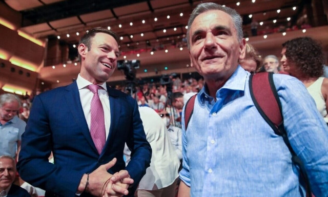 ΣΥΡΙΖΑ: Πολλοί «ξένοι» στο ίδιο κόμμα - Τα σχέδια Σταθάκη και Τσακαλώτου