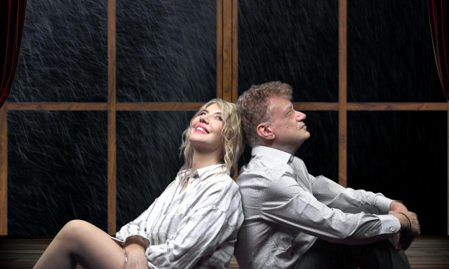 Xορεύοντας με τη θύελλα