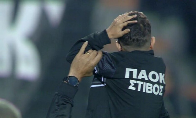 ΠΑΟΚ - Αμπερντίν: Υπέροχη στιγμή με τον μικρό Γιάννη να κάνει... κερκίδα στην Τούμπα - Βίντεο