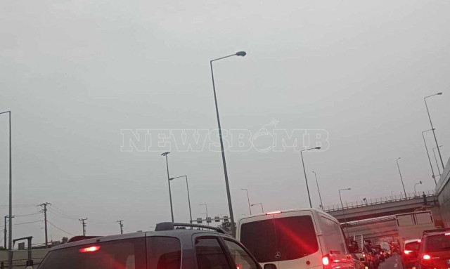 Καιρός: «Άνοιξαν» οι ουρανοί στην Αττική – Πού βρέχει τώρα