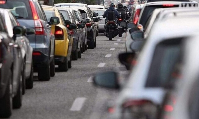 Κίνηση: Μποτιλιάρισμα 14 χιλιομέτρων στον Κηφισό, λόγω ακινητοποιημένου οχήματος