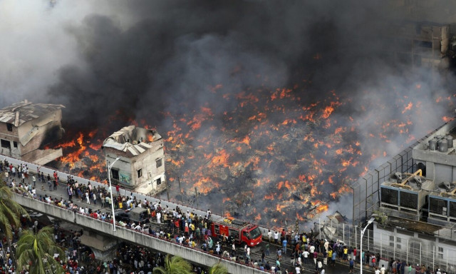 Μπαγκλαντές: Αιματηρές διαδηλώσεις για τους μισθούς πείνας - Τέλος εποχής για τη «φθηνή μόδα»;