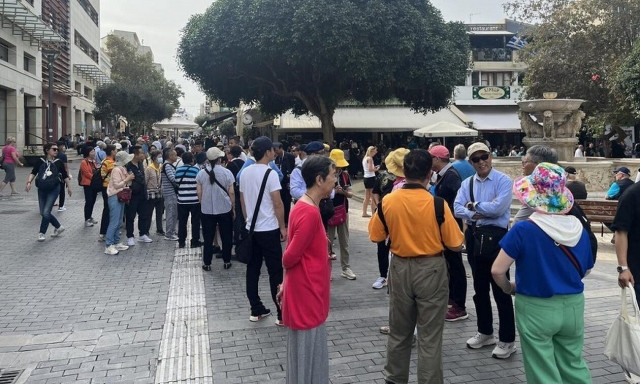 Ουρές έκαναν οι Ιάπωνες στα Λιοντάρια για ένα… σουβλάκι