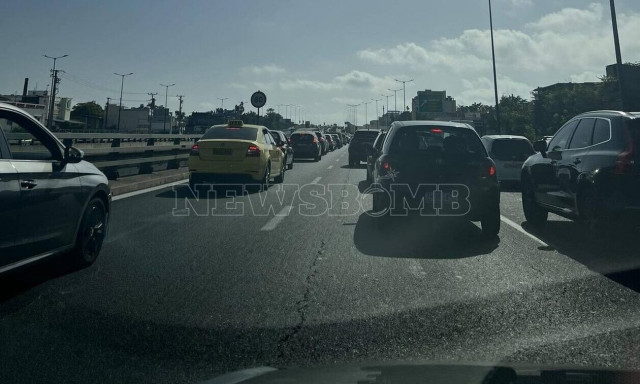 Κίνηση στους δρόμους: Μπλοκαρισμένος ο Κηφισός - Πού αλλού παρατηρούνται προβλήματα