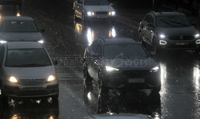 Κίνηση τώρα: Κλειστό το κέντρο της Αθήνας - Χάος στους περιφερειακούς δρόμους