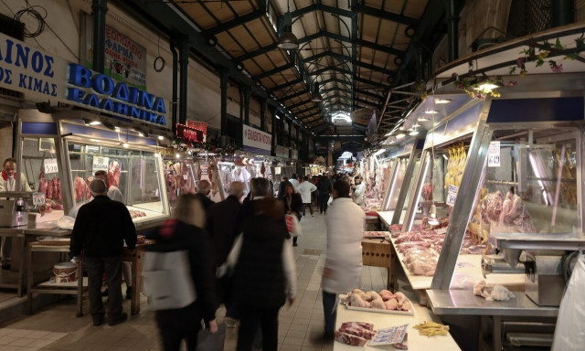 Η ακρίβεια αλλάζει τις διατροφικές συνήθεις – Οι Έλληνες περιορίζουν το κόκκινο κρέας