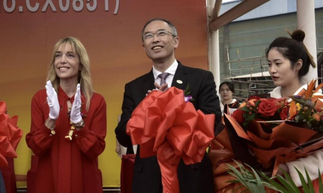 Νονά ενός Τάνκερ έγινε η Νάντια Χαλαμανδάρη