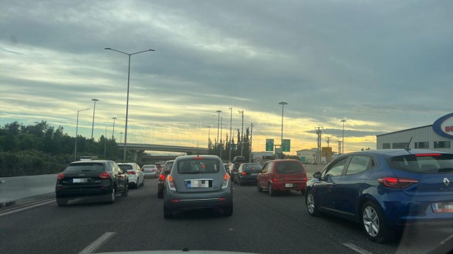 Κίνηση τώρα: Πού υπάρχουν προβλήματα στην Αθήνα - Ποιους δρόμους να αποφύγετε