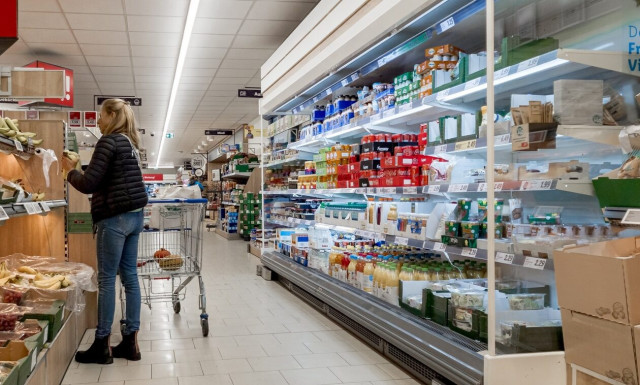 Ακρίβεια δίχως τέλος: Γιατί δεν πέφτουν οι τιμές στην Ελλάδα - Crash test σε δέκα βασικά προϊόντα