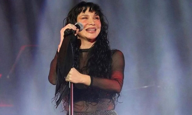 Πάολα: Απαντά για την απόφασή της να τραγουδήσει στην πίστα λίγο μετά την τραγωδία των Τεμπών