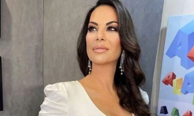 Εύη Βατίδου: Εμβόλισε επιβάτες μηχανής στη Γλυφάδα - Τι απαντά ο Αλέξης Κούγιας