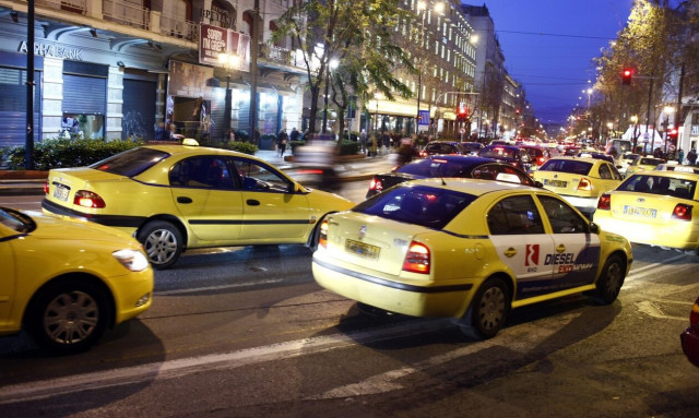 Κίνηση τώρα: Απόγευμα-κόλαση για τους οδηγούς σε εθνική και Αττική οδό