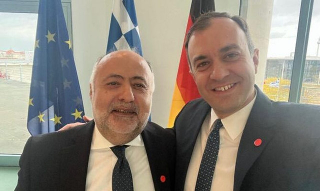 Η σέλφι του Τάσου Χατζηβασιλείου με τον Δημήτρη Τσιόδρα στη Γερμανία