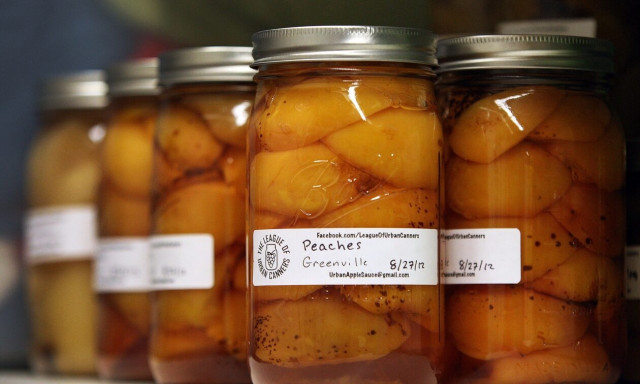 Κομπόστα ροδάκινο από «χρυσάφι» - Φεύγει από το εργοστάσιο 1,15 και πωλείται 3,80 ευρώ η συσκευασία