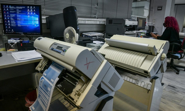 Φορολογικό νομοσχέδιο: Πόσο θα επιβαρυνθούν οι ελεύθεροι επαγγελματίες