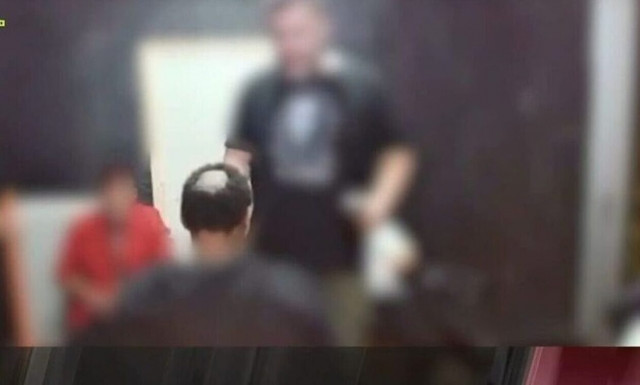 Κερατσίνι: Τι αναφέρουν τα δυο ΑμεΑ για τον Youtuber - «Δεν μας κακοποιούσε, θέλαμε εμείς»