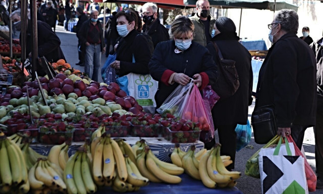 Ακρίβεια: Με «καπέλο» φεύγουν από τον παραγωγό φρούτα, λαχανικά και ελαιόλαδο