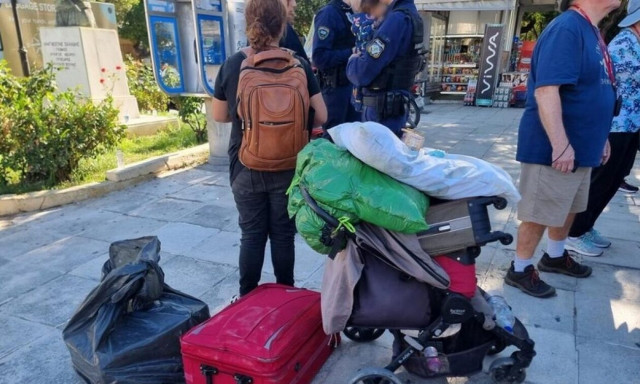 Χανιά: Παιδί κατέρρευσε στον δρόμο, δίπλα στη μητέρα του που ήταν επαίτης