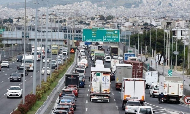 Κυκλοφοριακό χάος στον Κηφισό - Χωρίς ταξί από τις 9 το πρωί η Αθήνα