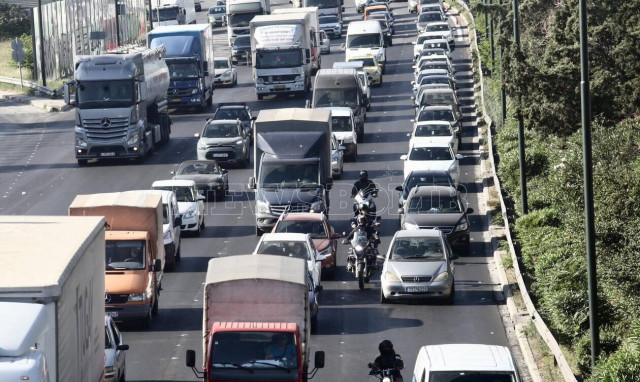 Κίνηση στους δρόμους: Καθυστερήσεις σε Κηφισό και Αττική Οδό