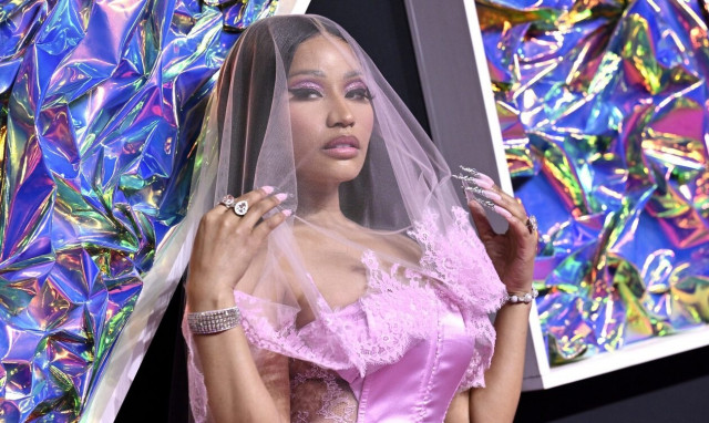 Νίκι Μινάζ: Προσπάθησε να νικήσει τον χρόνο και μετάνιωσε για τις αισθητικές επεμβάσεις της