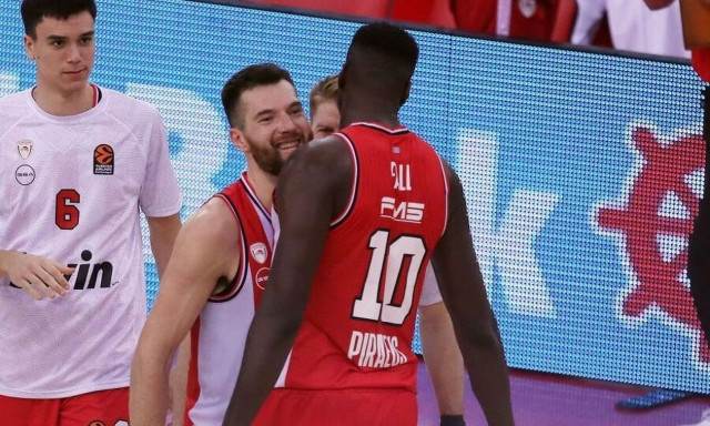 Euroleague, Ολυμπιακός-Ερυθρός Αστέρας 88-83: Άντεξε με «διπλό» Φαλ και ρεκόρ Πίτερς - Η βαθμολογία