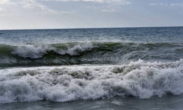 Θρίλερ στο Άστρος: Ξεβράστηκε σορός στην ακτή «Καλλιστώ»