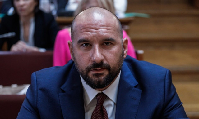 Πληροφορίες για αποχώρηση του Δημήτρη Τζανακόπουλου - Διαψεύδει ο ίδιος