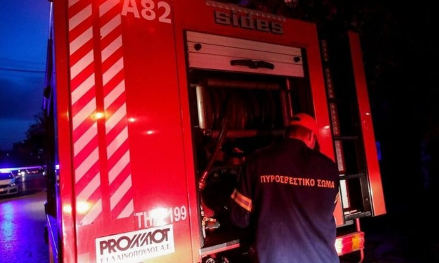 Μαίνεται η φωτιά στον Σχοινιά δίπλα στο κωπηλατοδρόμιο – Μεγάλη κινητοποίηση της πυροσβεστικής