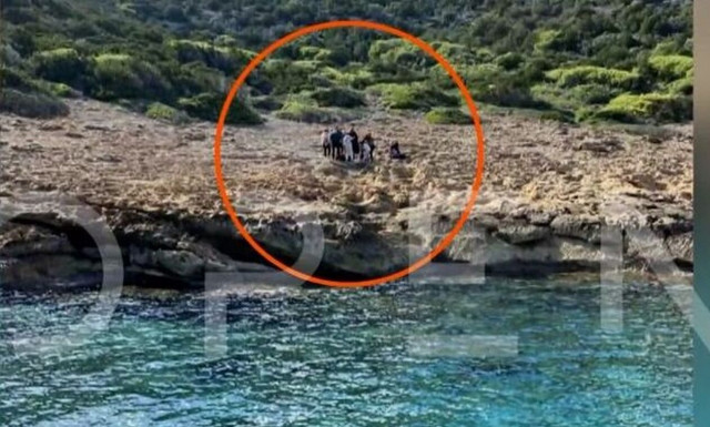 Πόρτο Ράφτη: Διακινητές αποβίβασαν 12 μετανάστες - Δύο συλλήψεις