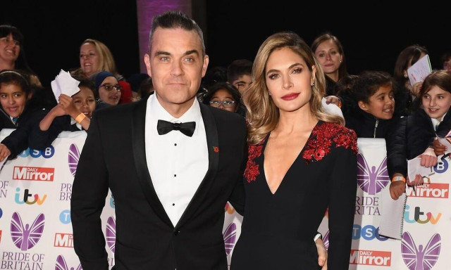 Ρόμπι Γουίλιαμς - Άιντα Φιλντ: Ο αυστηρός κανόνας όταν ταξιδεύουν αεροπορικώς με τα παιδιά τους