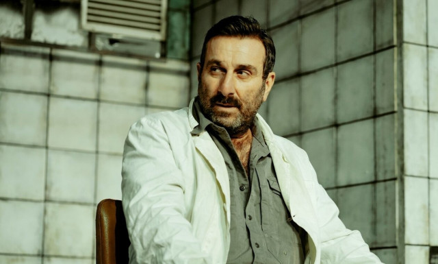 Ο Ηλίας Βαλάσης στο Newsbomb.gr: «Το κοινό χειροκροτά τη δουλειά μας, όχι εμάς»