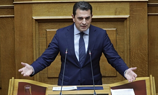 Σκρέκας: «Να βάλουμε “φρένο” στο χάος των παραπλανητικών προσφορών»