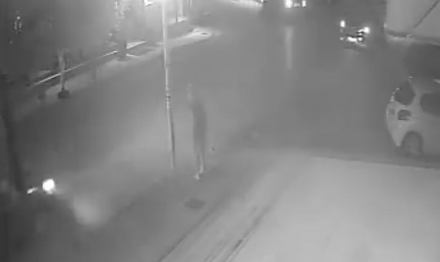 Κρήτη: Χτύπησε γυναίκα με τη μηχανή του και την εγκατέλειψε στη μέση του δρόμου