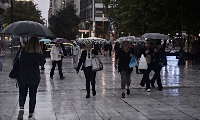 Καιρός – Νέο έκτακτο δελτίο της ΕΜΥ: Η κακοκαιρία κινείται ανατολικά, βροχές και άνεμοι ώς 10 μποφόρ