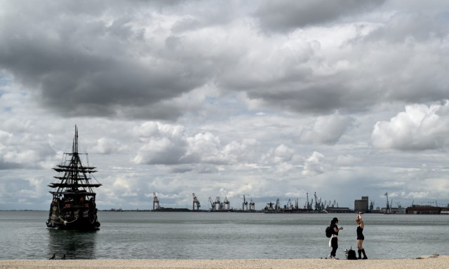 Θεσσαλονίκη: Προβλήματα από τους θυελλώδεις ανέμους - 350 κλήσεις στην Πυροσβεστική