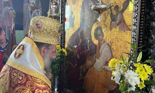 Ιστορική στιγμή: Σε προσκυνητάρι εντός του Μητροπολιτικού Ναού η «Κερά του Ρεθέμνους»