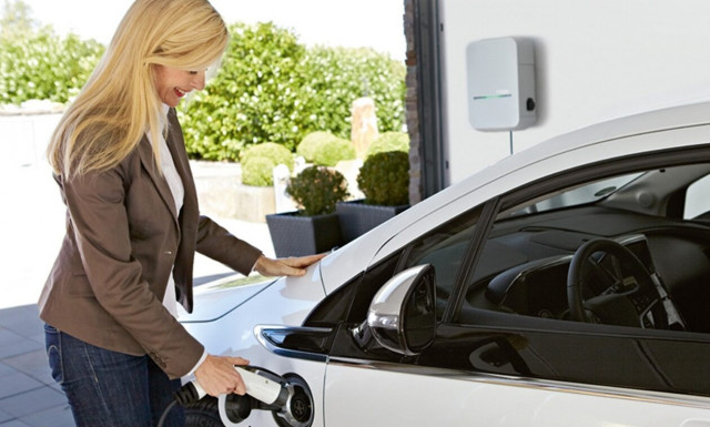 Γιατί πέφτουν οι πωλήσεις των ηλεκτρικών;