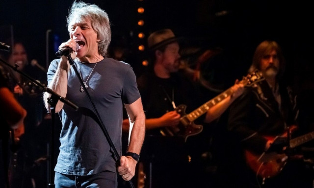 Oι θρυλικοί Bon Jovi μόλις επέστρεψαν: Κυκλοφόρησαν χριστουγεννιάτικο τραγούδι