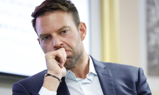 Τη θεωρία των «δυο άκρων» επικαλέστηκε ο Κασσελάκης