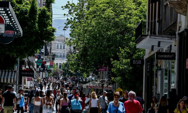 Φοροτεχνικός εξηγεί στο Newsbomb.gr τη νέα φορολόγηση των ελεύθερων επαγγελματιών με παραδείγματα