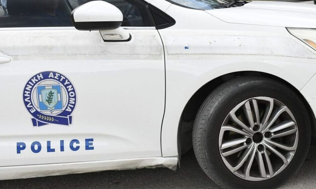 Τρίκαλα: Αιματηρό επεισόδιο σε λεωφορείο - Έβγαλε μαχαίρι και τον μαχαίρωσε στο κεφάλι