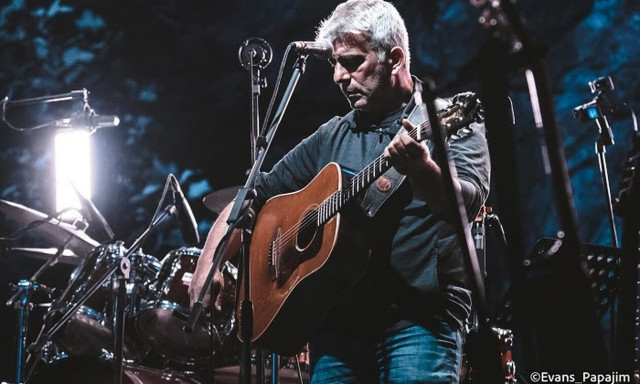 O Δημήτρης Μυστακίδης στο Κύτταρο για μια συναυλία