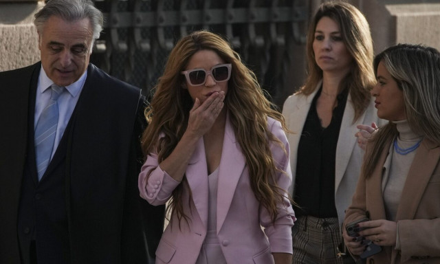 Σακίρα: Ξεκίνησε στη Βαρκελώνη η δίκη της για φοροδιαφυγή - Το φιλί γεμάτο νόημα στις κάμερες