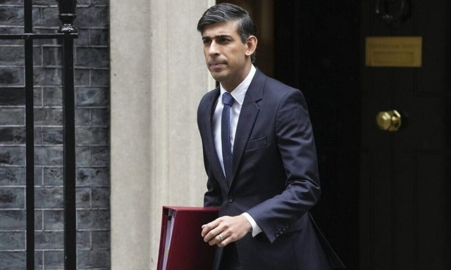 Σούνακ: Υπόσχεται μειώσεις φόρων έπειτα από την υποχώρηση του πληθωρισμού