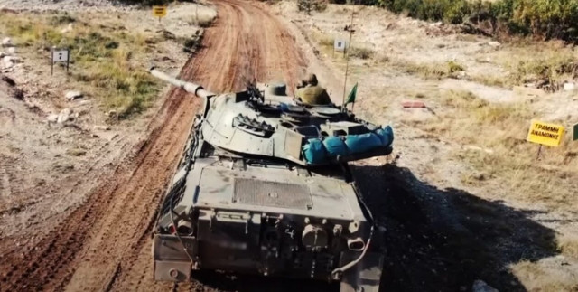 Τα τεθωρακισμένα μας σε πλήρη δράση: Εντυπωσιακές εικόνες από το Πεδίο Βολής Αρμάτων Λιτοχώρου
